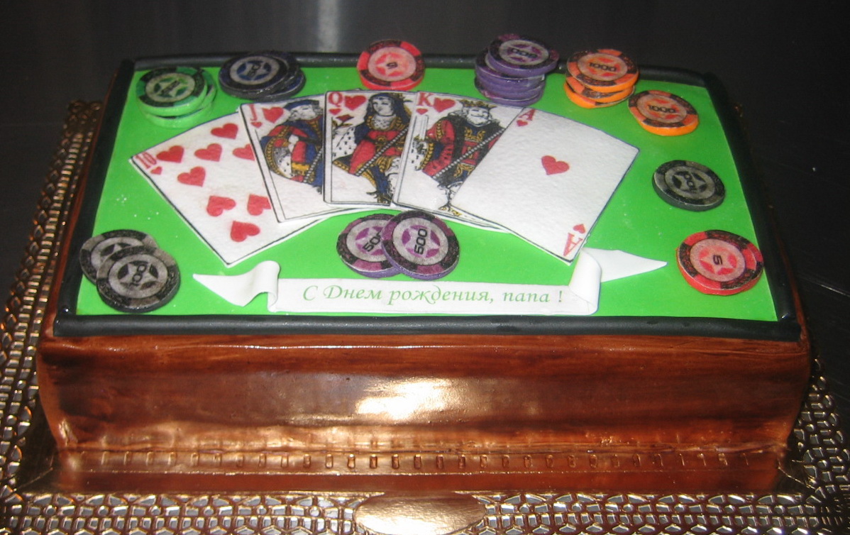 Торт Казино игровой стол с фишками и картами